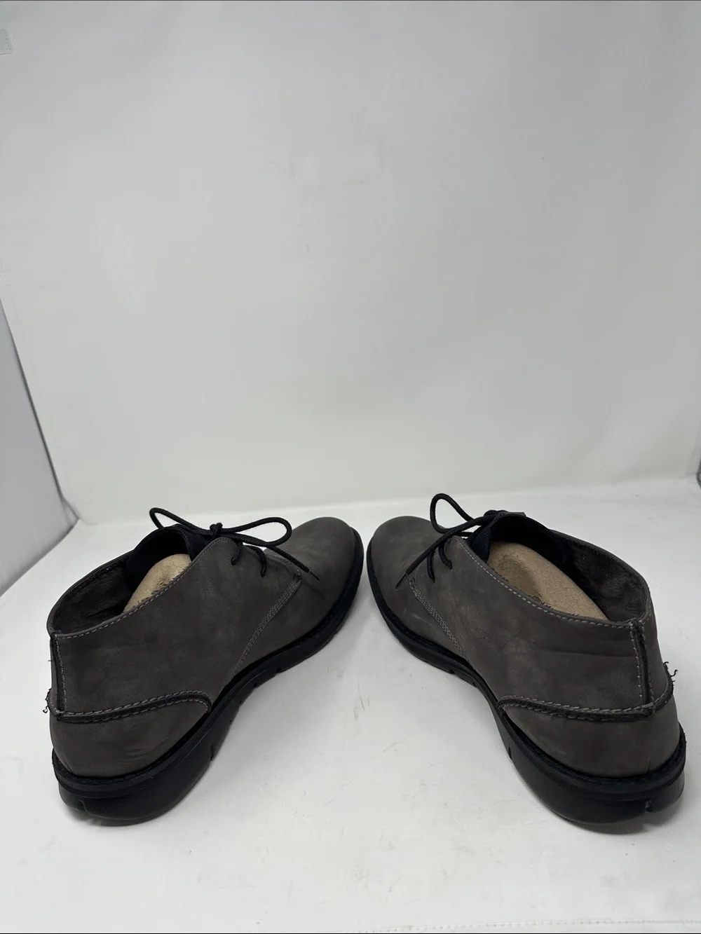 Kenneth Cole Reaction preowned these